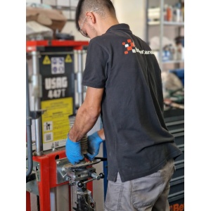 Prezzo fisso per cambio di 2 ammortizzatori posteriori