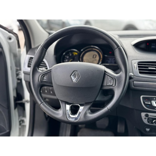 RENAULT Megane - Image 21