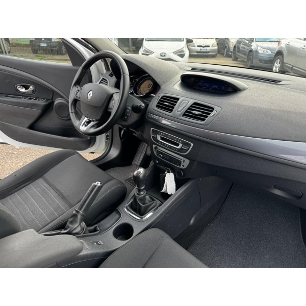 RENAULT Megane - Image 24