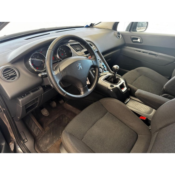 PEUGEOT 5008 - immagine 12