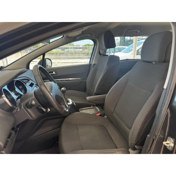PEUGEOT 5008 - immagine 13