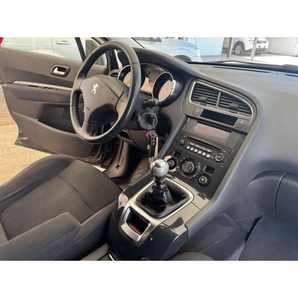 PEUGEOT 5008 - immagine 23