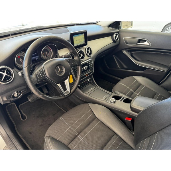 MERCEDES-BENZ GLA 200 - immagine 13