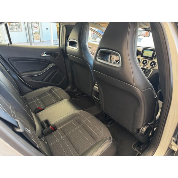 MERCEDES-BENZ GLA 200 - immagine 21