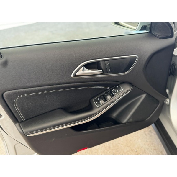 MERCEDES-BENZ GLA 200 - immagine 11