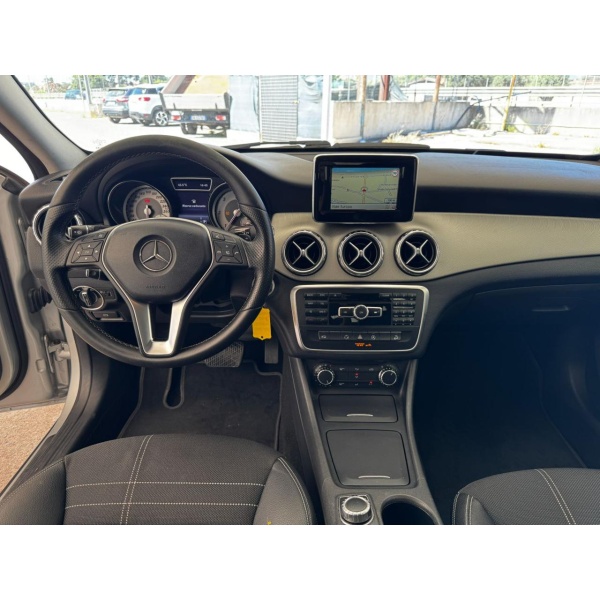 MERCEDES-BENZ GLA 200 - immagine 17