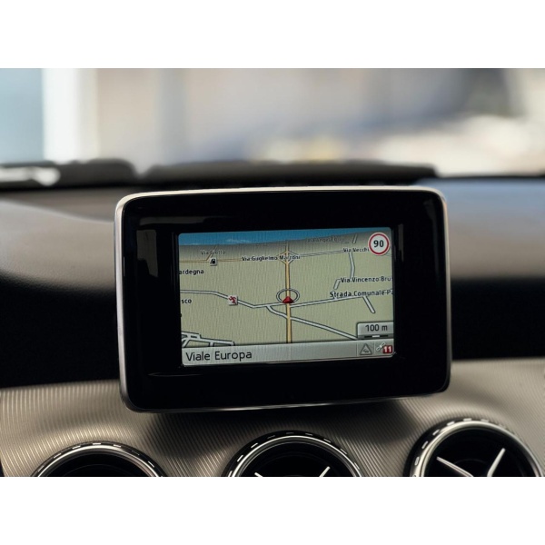 MERCEDES-BENZ GLA 200 - immagine 18