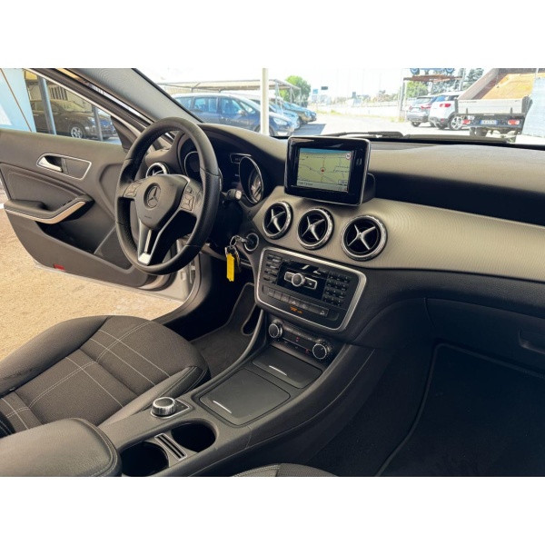 MERCEDES-BENZ GLA 200 - immagine 22
