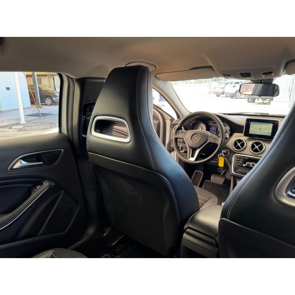MERCEDES-BENZ GLA 200 - immagine 20