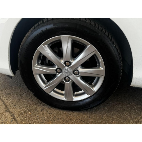 TOYOTA Yaris - immagine 10