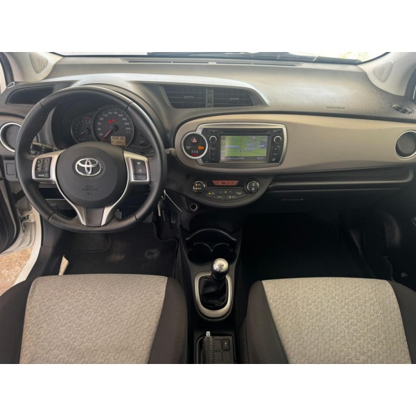 TOYOTA Yaris - immagine 18