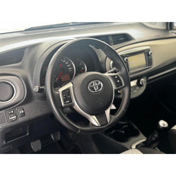TOYOTA Yaris - immagine 12