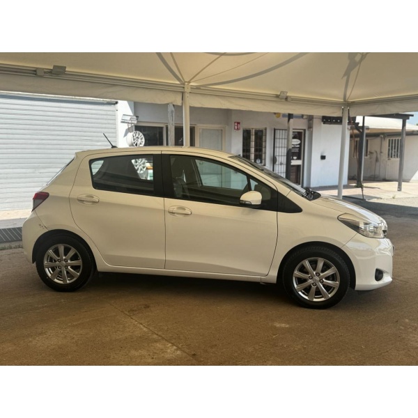 TOYOTA Yaris - immagine 6