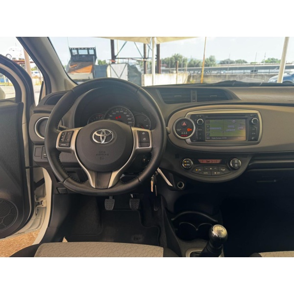TOYOTA Yaris - immagine 19