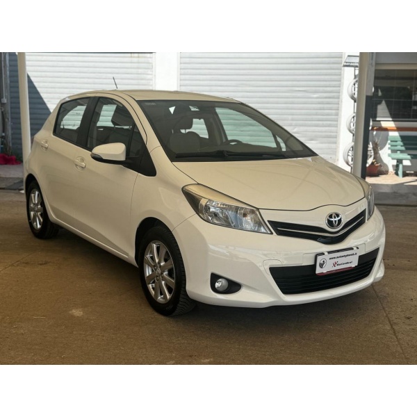 TOYOTA Yaris - immagine 5
