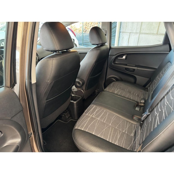 KIA Venga - immagine 17