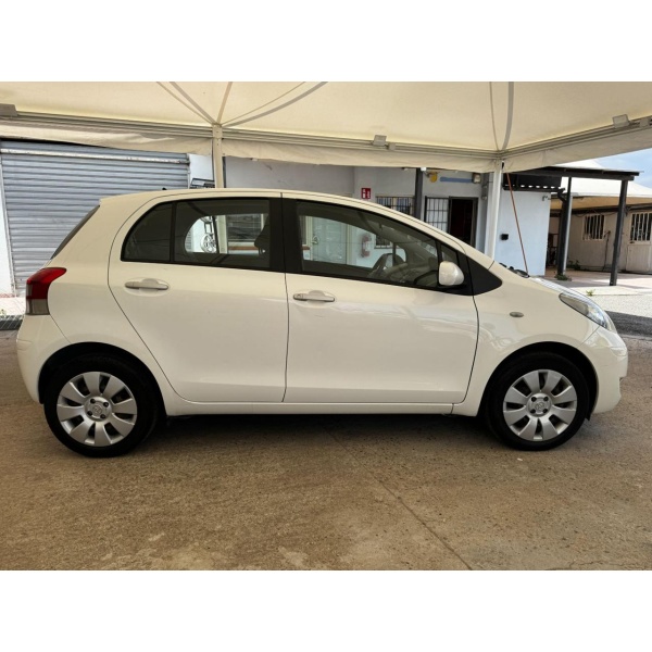 TOYOTA Yaris - immagine 6