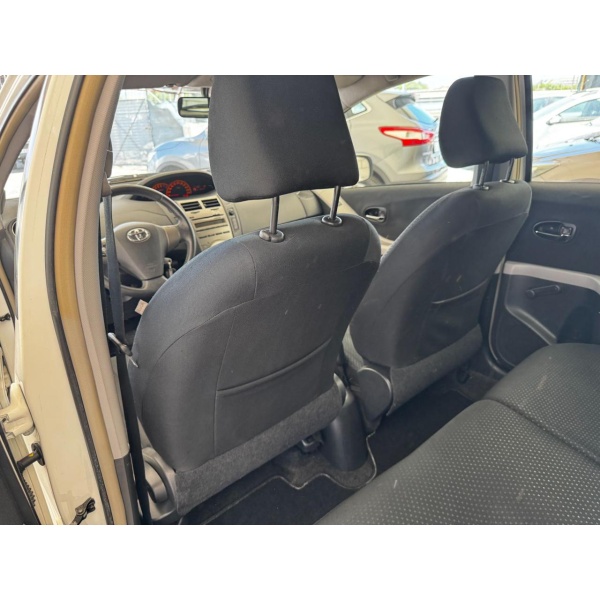 TOYOTA Yaris - immagine 19