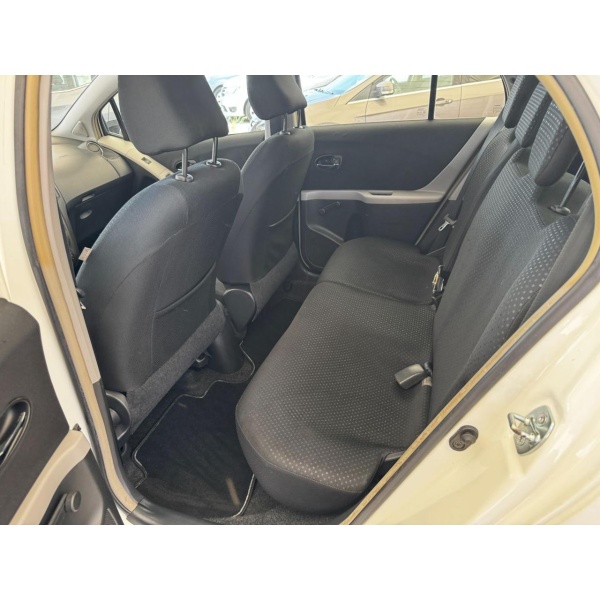 TOYOTA Yaris - immagine 17