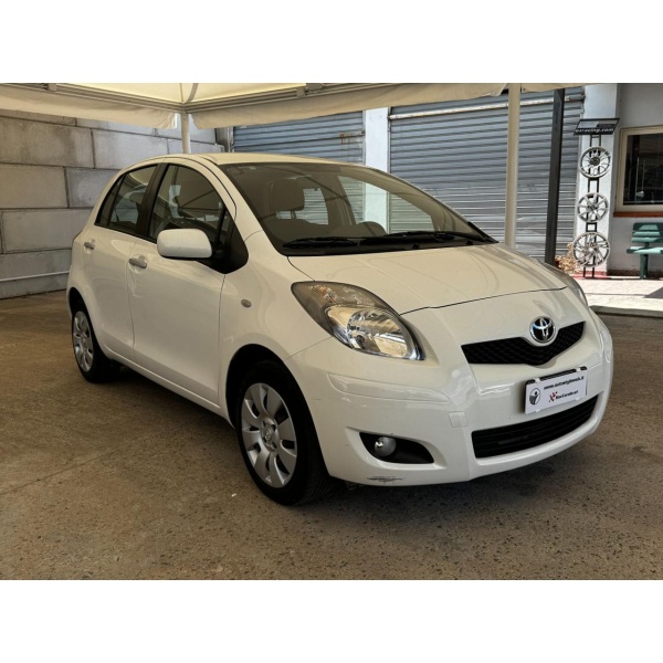 TOYOTA Yaris - immagine 5