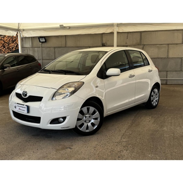 TOYOTA Yaris - immagine 2