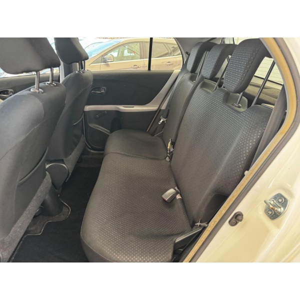 TOYOTA Yaris - immagine 18