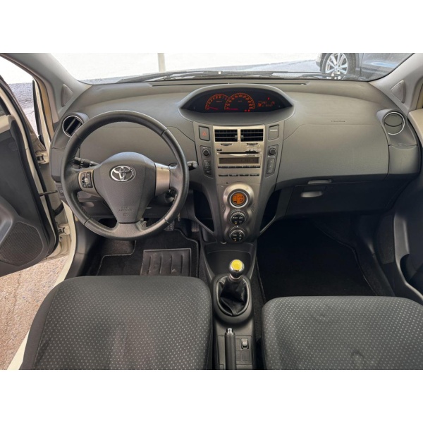 TOYOTA Yaris - immagine 20