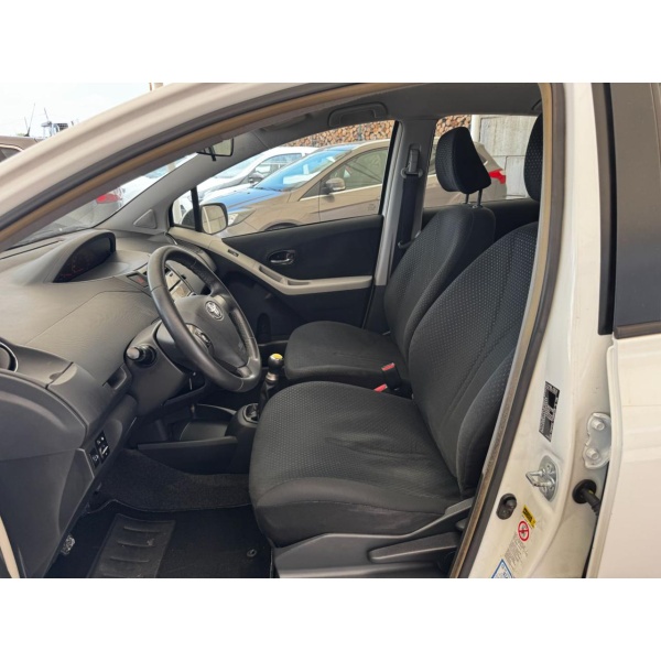 TOYOTA Yaris - immagine 14