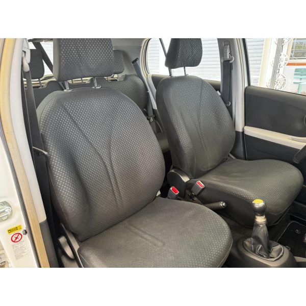 TOYOTA Yaris - immagine 26