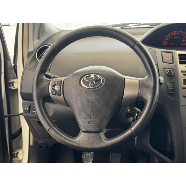 TOYOTA Yaris - immagine 22