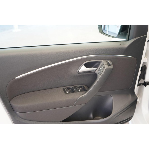 VOLKSWAGEN Polo - immagine 17