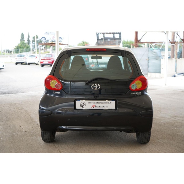 TOYOTA Aygo - immagine 8