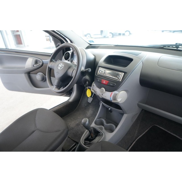 TOYOTA Aygo - immagine 14