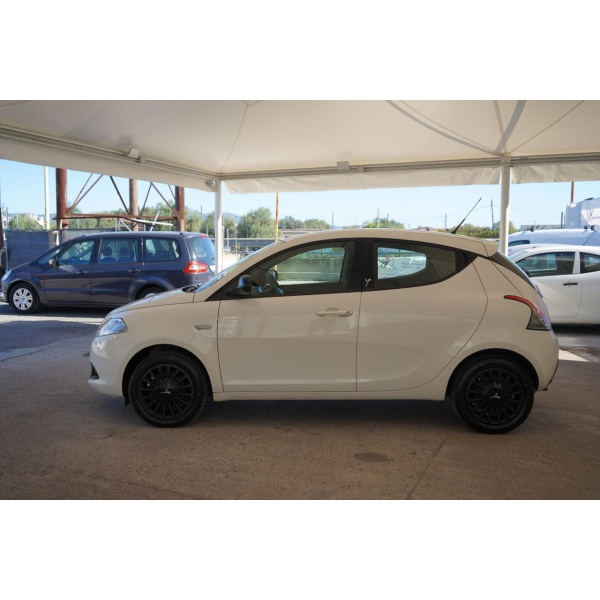 LANCIA Ypsilon - immagine 3