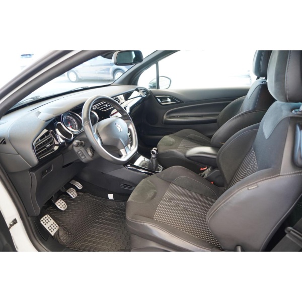 DS AUTOMOBILES DS 3 - immagine 16