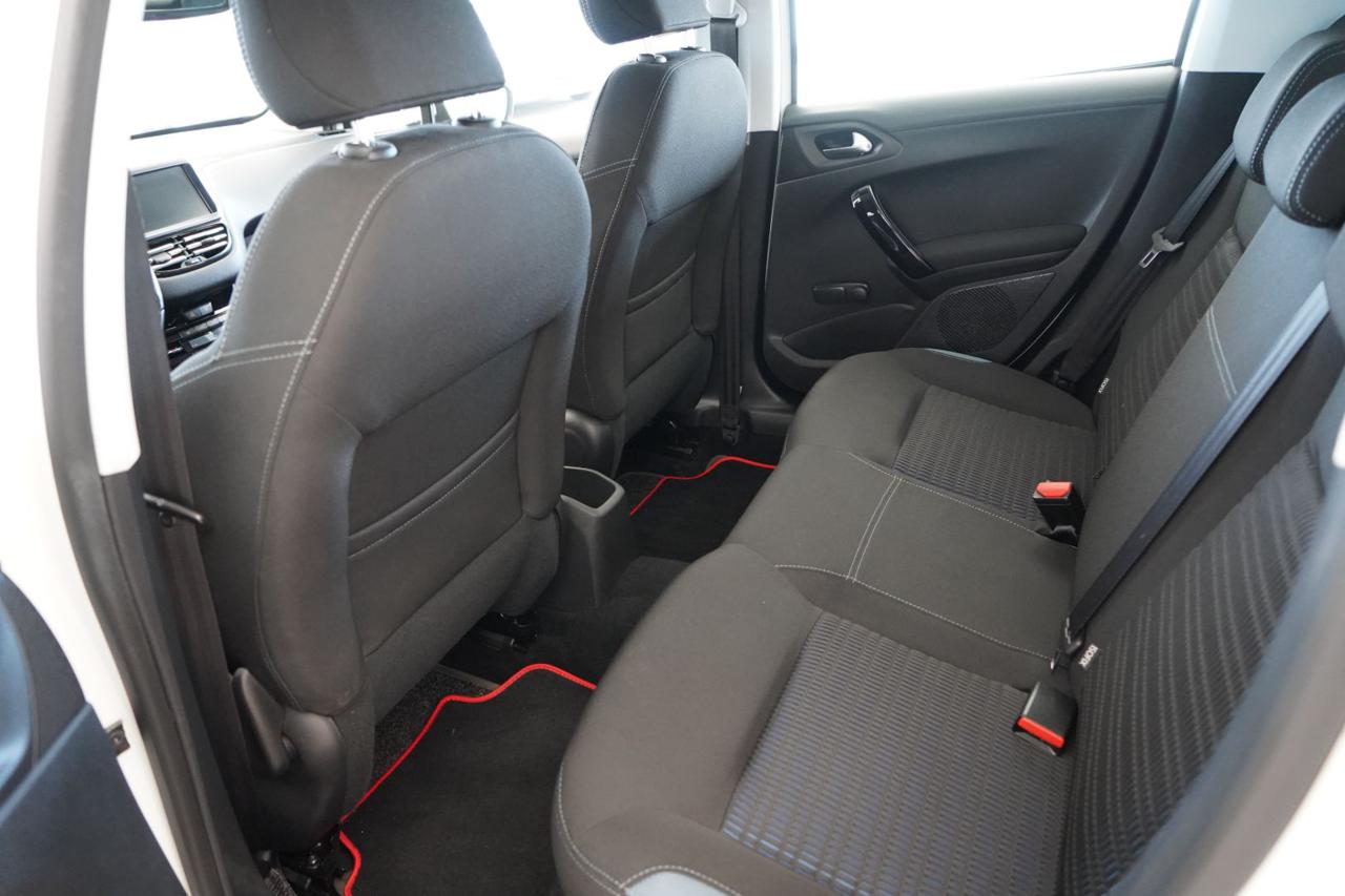 PEUGEOT 208 - immagine 16