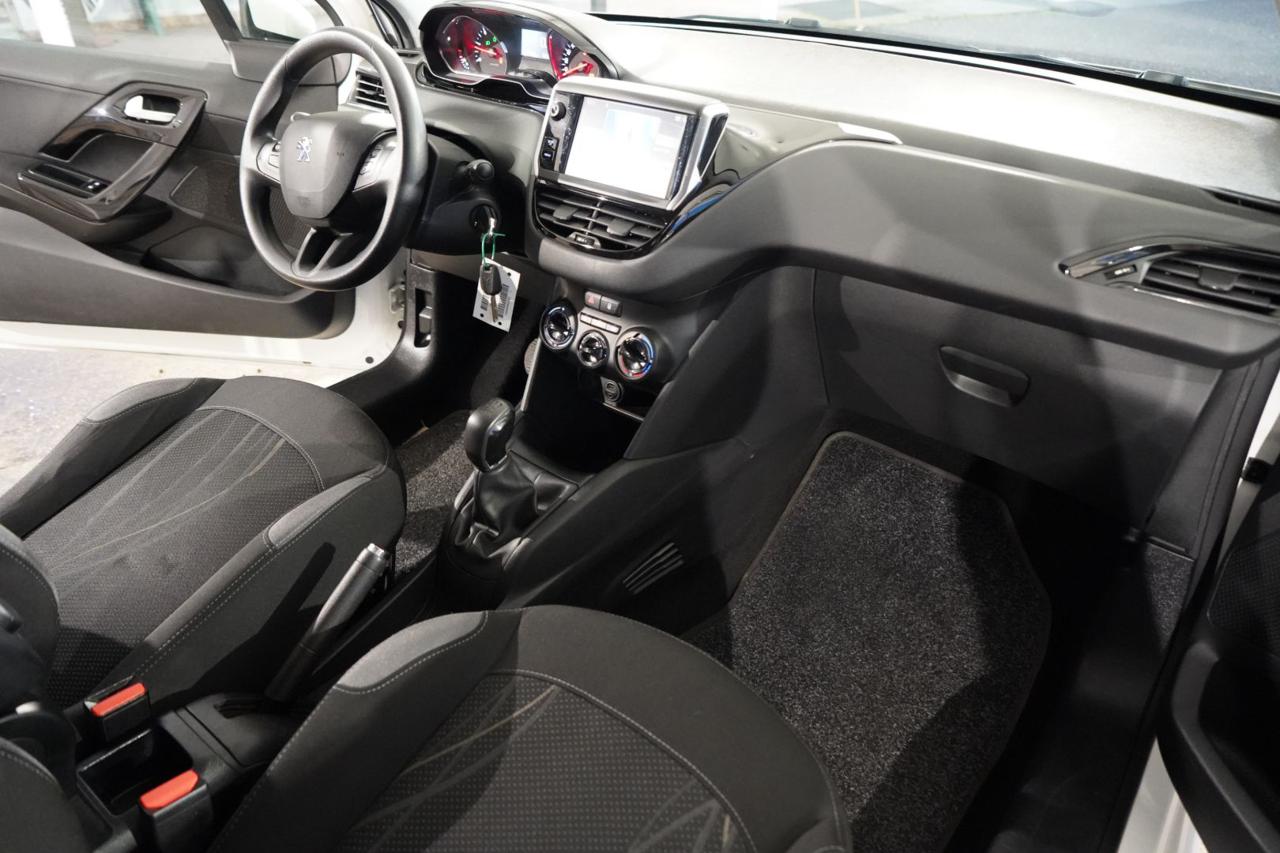 PEUGEOT 208 - immagine 19