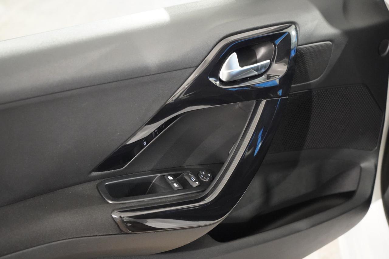 PEUGEOT 208 - immagine 14