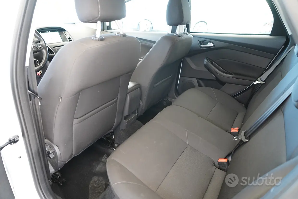Ford Focus 1.5 TDCi 120 CV SW Business - immagine 12