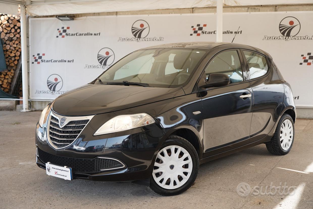 Lancia Ypsilon 1.2 69 CV Silver - immagine 2