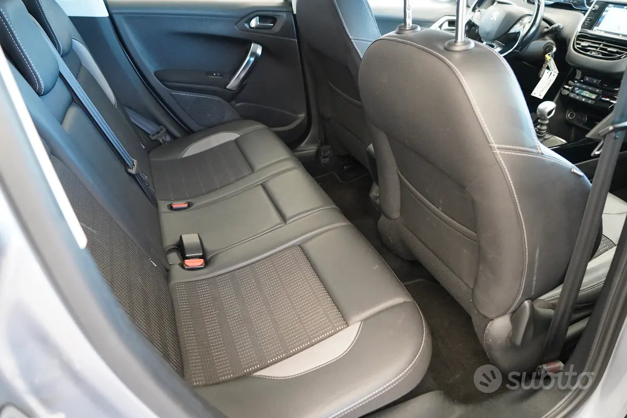 Peugeot 2008 1.6 BlueHDi 120 Allure - immagine 16