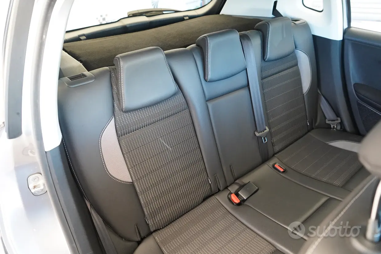 Peugeot 2008 1.6 BlueHDi 120 Allure - immagine 17