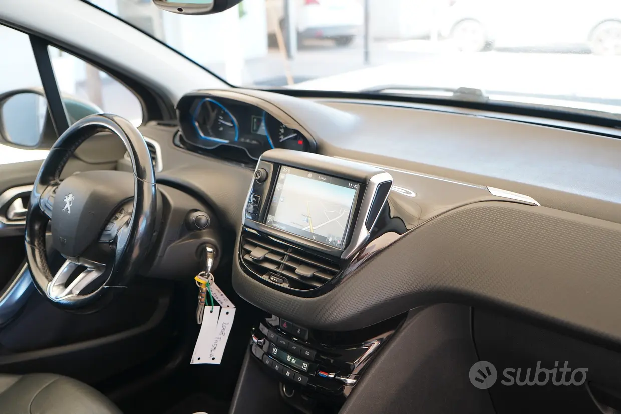 Peugeot 2008 1.6 BlueHDi 120 Allure - immagine 18